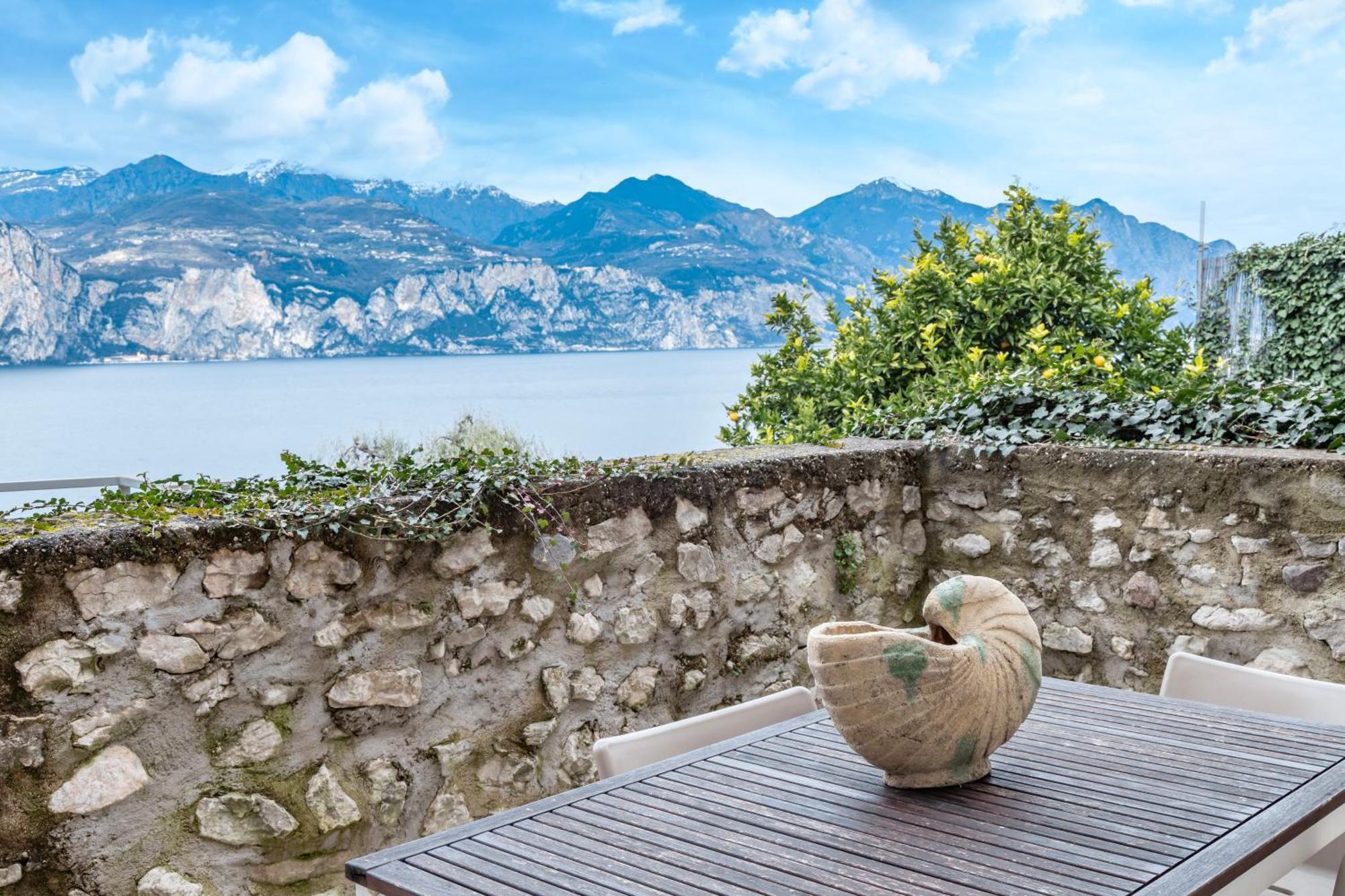 Ca De L'Angelon Aparthotel Brenzone sul Garda Exterior photo