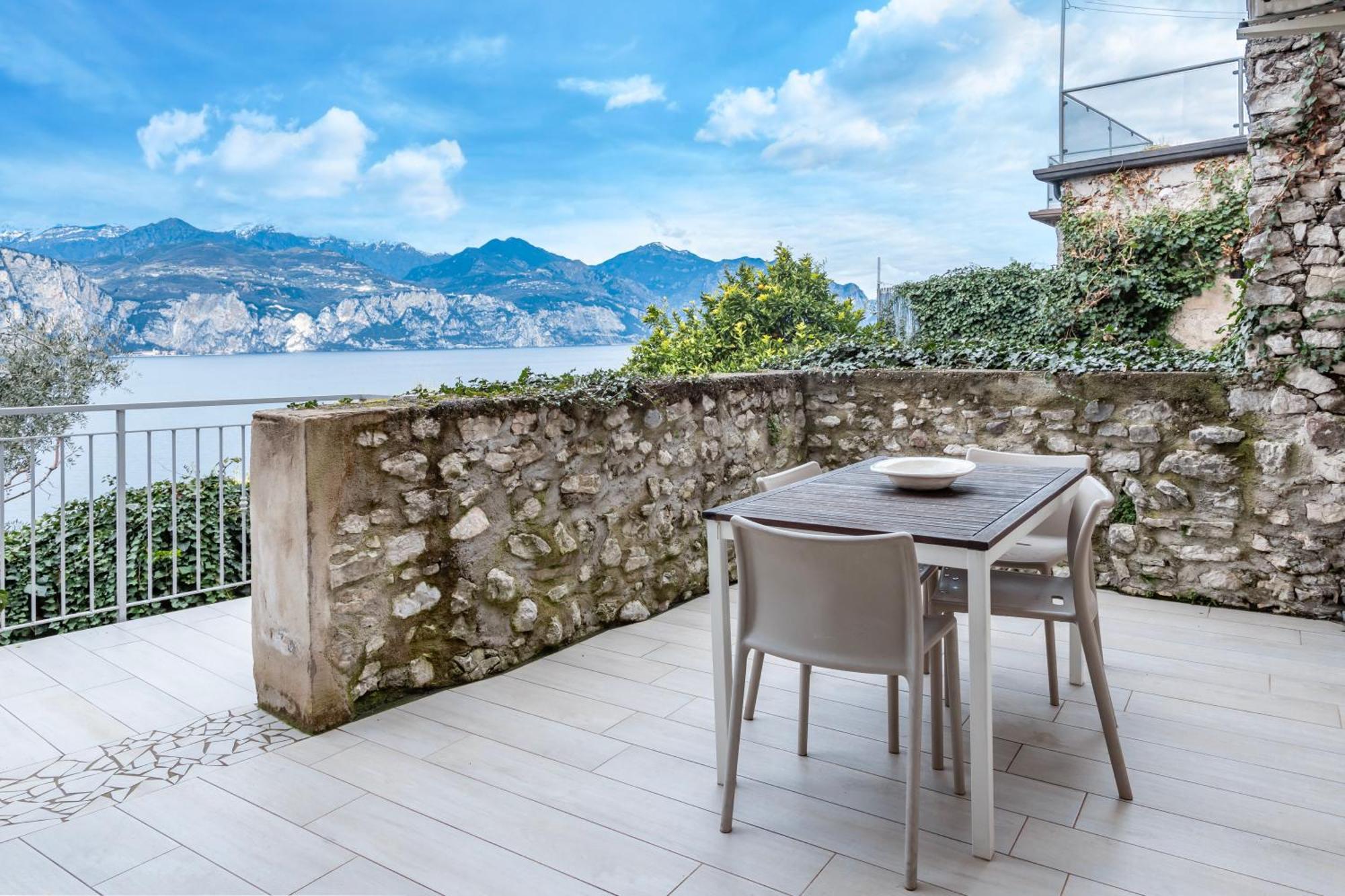 Ca De L'Angelon Aparthotel Brenzone sul Garda Exterior photo